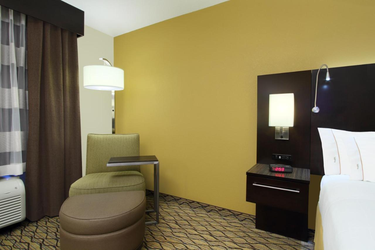 Holiday Inn Express - Colorado Springs - First & Main By Ihg Room photo